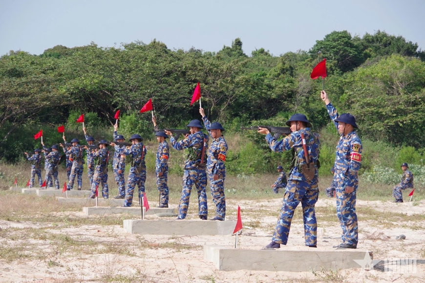 Gallery - 	Chiến sĩ mới Vùng 4 Hải quân tự tin thực hành “3 tiếng nổ” - image 5
